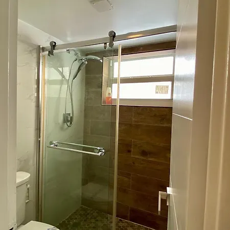 Luxurious Remodeled Direct Waterfront Apartment With Miami Skyline View And Outdoor Terrace Free Parking 5Min Drive To Miami Beach Exterior foto